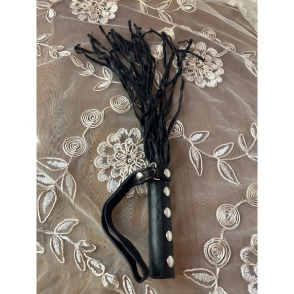 4 piece Black Leather & Metal, Bra Top, Garter, Whip and Chain, Silver Accents - Picture 7 of 17